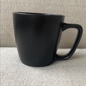 Mainstays Black Accent Mug with Modern Elegance